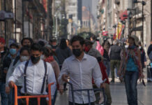 Bajan contagios y decesos por coronavirus en México La dependencia agregó que este domingo se reportaron 122 defunciones, sumando un total de 312 mil 819 en México. Foto: Es Imagen