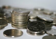 Rublo es la divisa más devaluada del mundo
