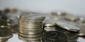 Rublo es la divisa más devaluada del mundo