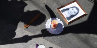 Familiares y amigos de Zyanya Figueroa protestan frente a la FGE FGE Zyanya