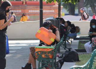 Capacitarán a nenis en Puebla para aumentar sus ventas Las nenis tendrán la oportunidad de acceder a cursos y capacitaciones para formalizar y regular su profesión. Foto: Es Imagen