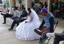 ¡Hasta que el Covid nos separe! Novios se vacunan antes de la boda novios