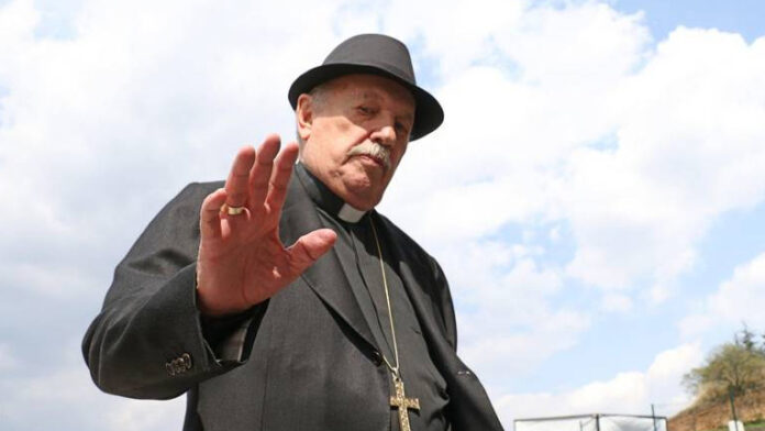 Onésimo Cepeda había sido hospitalizado hace unas semanas por complicaciones tras contraer COVID-19.