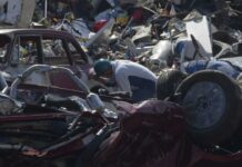 Anuncian operativos vs venta de tapas robadas a registros El alcalde ordenó al área de Normatividad realizar operativos en la zona donde se vende chatarra y en los negocios de venta de autopartes.