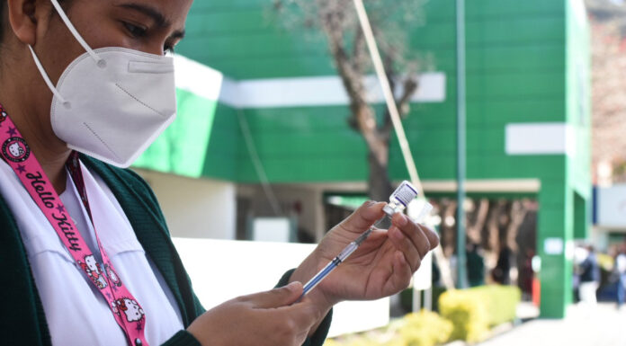 ¡Ojo! Poblanos de 30 a 39 años también recibirán refuerzo Las y los poblanos interesados deberán acudir a los 5 puntos de aplicación que se anunciaron el viernes. Foto: Es Imagen
