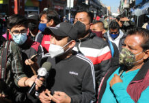 Ambulantes piden diálogo tras operativo en el CH ambulantes protesta