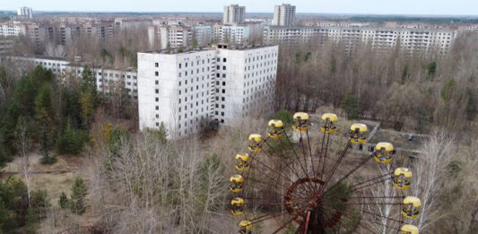 Rusia lanzó este jueves una ofensiva militar para hacerse con el control de la central nuclear de Chernóbil. Foto: Twitter