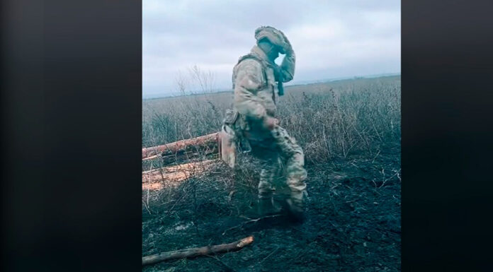 Soldado ucraniano baila para su hija y se vuelve viral soldado