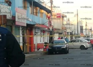 Asesinan a tiros a un joven de 23 años en Xonacatepec Tras discutir mientras presuntamente ingerían bebidas alcohólicas a bordo de su vehículo, un joven fue asesinado a tiros por unos sujetos.