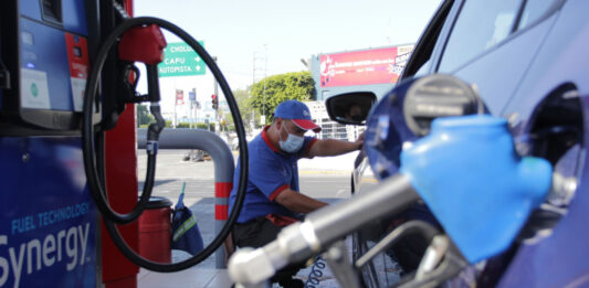 Además del subsidio del 100% para los consumidores, darán uno adicional dirigido a los productores e importadores de combustibles.