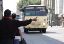 Costaría 50 mdp arreglar calles del CH donde pasa transporte público "Estamos calculando que una inversión de ese tipo estaría por arriba de 50 millones de pesos"; dijo el alcalde de Puebla.