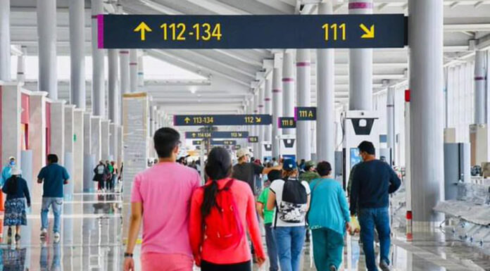 AIFA estará entre los mejores aeropuertos del mundo: AMLO AIFA El nuevo aeropuerto tiene cuatro aerolíneas que ofertarán viajes a destinos nacionales. También habrá un vuelo a Caracas.