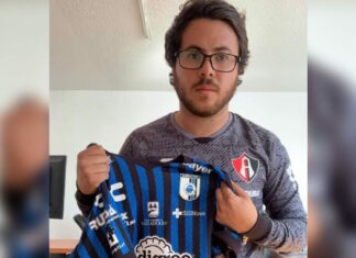 “Adolfo fue mi ángel guardián”: Martín, aficionado del Atlas Adolfo le ofreció su playera a Martín para poder pasar desapercibido entre los fanáticos agresores del Querétaro.