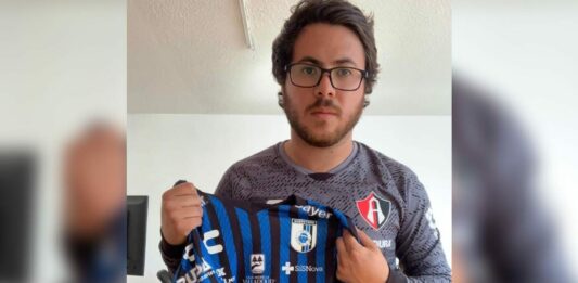 Adolfo le ofreció su playera a Martín para poder pasar desapercibido entre los fanáticos agresores del Querétaro.