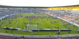 Piden apoyo para dar con barristas del Atlas implicados en disturbios de Querétaro El partido -que Atlas ganaba 1 por cero, quedó oficialmente suspendido y se reprogramará. Foto: Especial