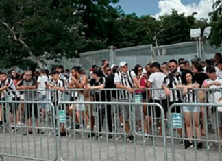 Atlético Mineiro vs Cruzeiro deja un muerto y un herido de bala Los hinchas del Atlético Mineiro y del Cruzeiro portaban palos de madera y barras de acero.
