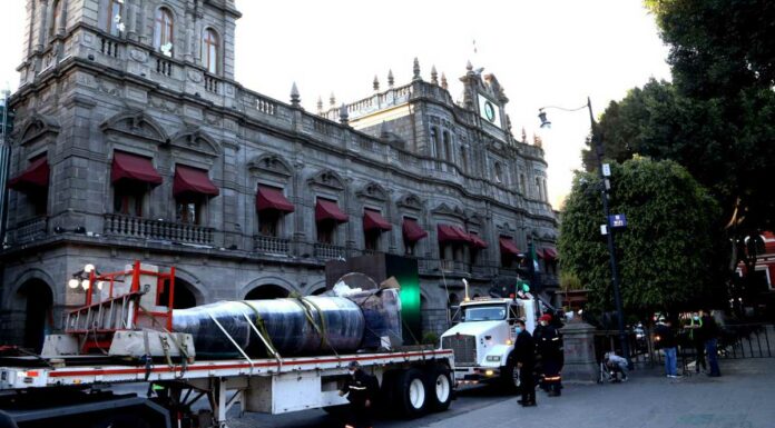 ¡Ojo! Cierran Avenida Reforma por llegada de escultura Avenida