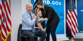 Biden recibe segundo refuerzo contra Covid-19 Biden