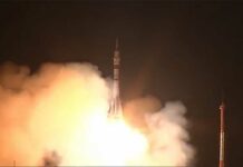 Cosmonautas rusos despegan rumbo a Estación Espacial Cosmonautas