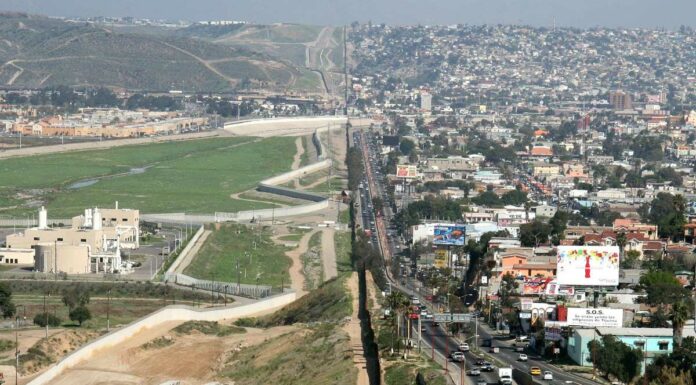 Sube migración de ucranianos y rusos de México a EU México