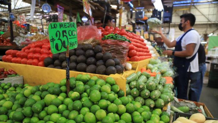 Puebla De acuerdo con el INEGI, la ciudad de Puebla tuvo un incremento de 0.51 por ciento, en tanto que en Izúcar subió 0.70 por ciento.