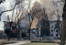 Rusia bombardea teatro en Mariúpol con civiles dentro Rusia