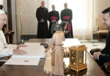 Volodimir Zelensky pide al Papa mediar acuerdos Rusia-Ucrania "Apreciaríamos el papel de mediador de la Santa Sede para poner fin al sufrimiento humano" en Ucrania, tuiteó Volodimir.