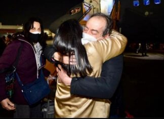 Llegan primeros mexicanos evacuados de Ucrania a CDMX