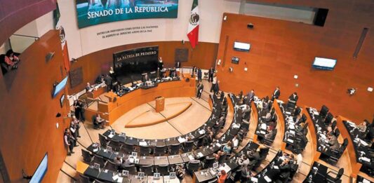 senadores ley minera