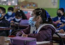 Jueza ordena frenar desaparición de escuelas de tiempo completo