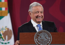 “Ternuritas”: AMLO se burla del Lego de la casa gris El presidente AMLO recordó que su hijo José Ramón tiene 40 años y es independiente. Dijo que no debe ninguna explicación.