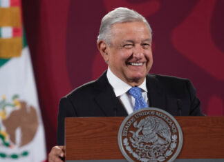“Ternuritas”: AMLO se burla del Lego de la casa gris El presidente AMLO recordó que su hijo José Ramón tiene 40 años y es independiente. Dijo que no debe ninguna explicación.