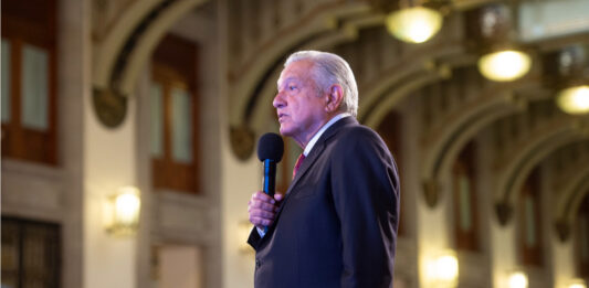 A la par, AMLO acusó que hay una campaña mediática que aprovecha la lamentable situación para atacar su gobierno y tratar de debilitarlo.