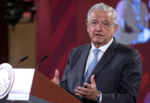 AMLO lamenta asesinato de 2 periodistas en Veracruz AMLO aseguro que hay grupos de choque que se preparan para usar mazos, marros, sopletes y hasta bombas molotov. Foto: EsImagen