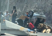 Automóvil vuelca en Periférico; reportan 2 heridos Una volcadura de automóvil en el Periférico, en Puebla, ocurrió este sábado. El accidente dejó 2 heridos, según reportan en redes sociales.