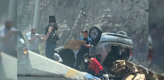 Una volcadura de automóvil en el Periférico, en Puebla, ocurrió este sábado. El accidente dejó 2 heridos, según reportan en redes sociales.