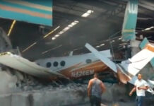 Avioneta que cayó en Temixco iba de Guerrero a Puebla Videos en redes dejan ver cómo literalmente la avioneta está dentro del local. Hay al menos 3 heridos tras el incidente.