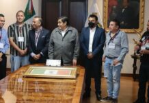 Se reúne el gobernador con miembros de las barras del Puebla