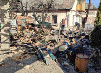 Bombardean barrio residencial de Kiev; hay 4 heridos El barrio fue alcanzado por tiros de artillería este miércoles a primera hora de la mañana, constató la AFP.
