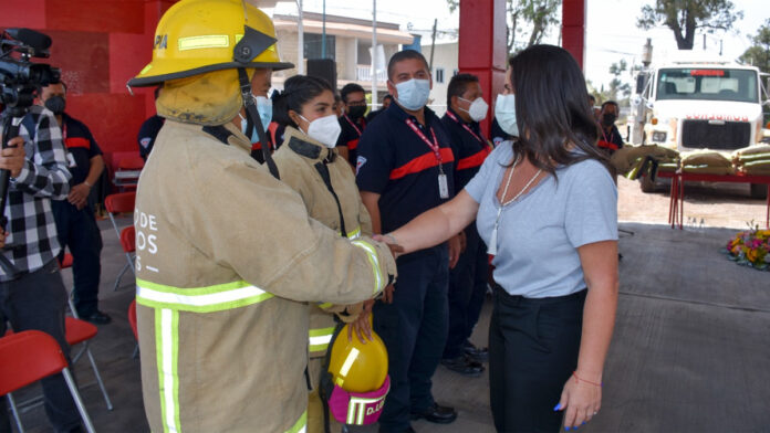 bomberos Todos los elementos se encuentren adscritos a la Junta Nacional de Bomberos, lo cual significa un reconocimiento a nivel nacional.