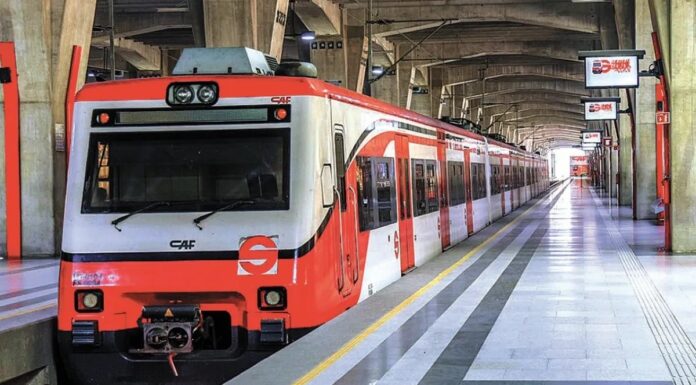 Busca AMLO ampliar tren suburbano al AIFA