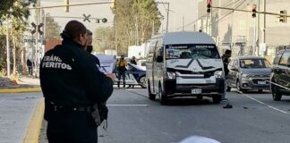 Muere abuelito atropellado por combi en Puebla capital Combi