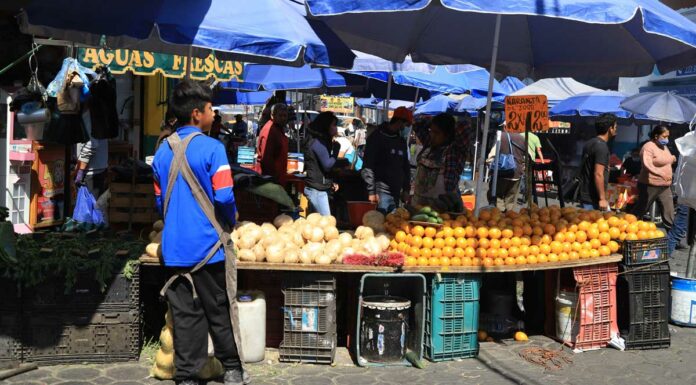 Comerciantes de Fuerza 2000 acusan cobro de piso Comerciantes