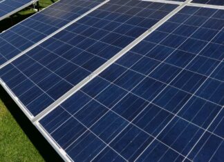 Instalarán paneles solares para dar energía a 28 escuelas de Puebla