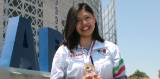 Reconocen a Victoria Cruz como una de las mejores atletas de la BUAP estudiante buap