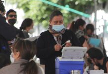 Urge gobernador a poblanos aplicarse dosis de refuerzo El gobernador señaló que la pandemia de Covid-19 no se ha terminado y sigue causando la muerte de personas. Foto: EsImagen