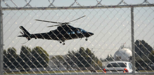 “Los helicópteros nadie los quiere comprar, están a la venta desde hace varios meses, años ya", dijo el gobernador Barbosa.