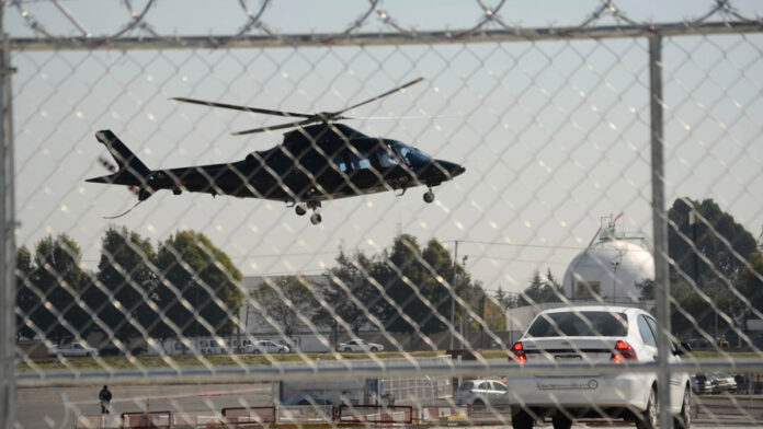 “Los helicópteros nadie los quiere comprar, están a la venta desde hace varios meses, años ya