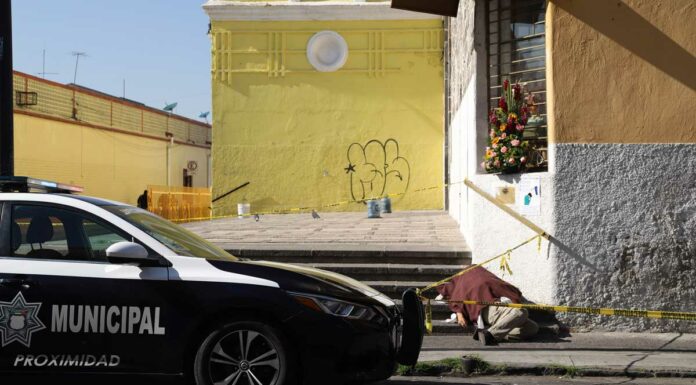 Muere indigente afuera de iglesia del Barrio del Parral Iglesia