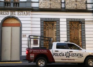 Blindan Congreso de Puebla previo a marchas del 8M Marchas